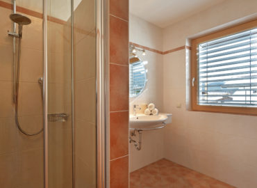 Ferienhaus_Bergland_Ellmau_Appartement_2_Badezimmer